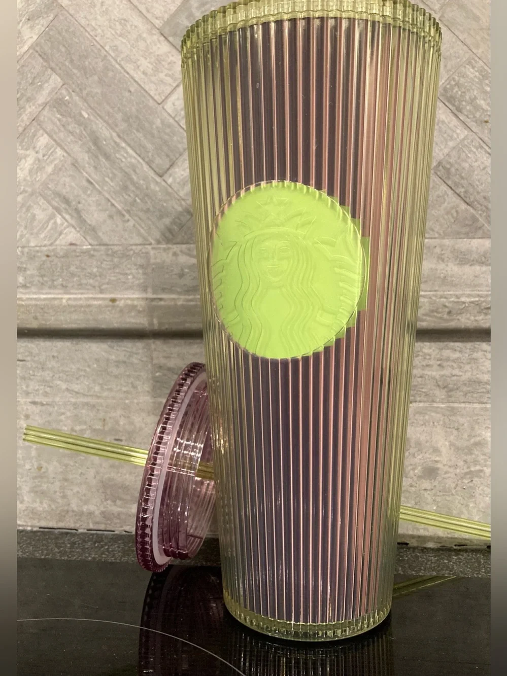 Statbucks 2023 Candy Apple Corrugated Tumbler W Matching Keychain